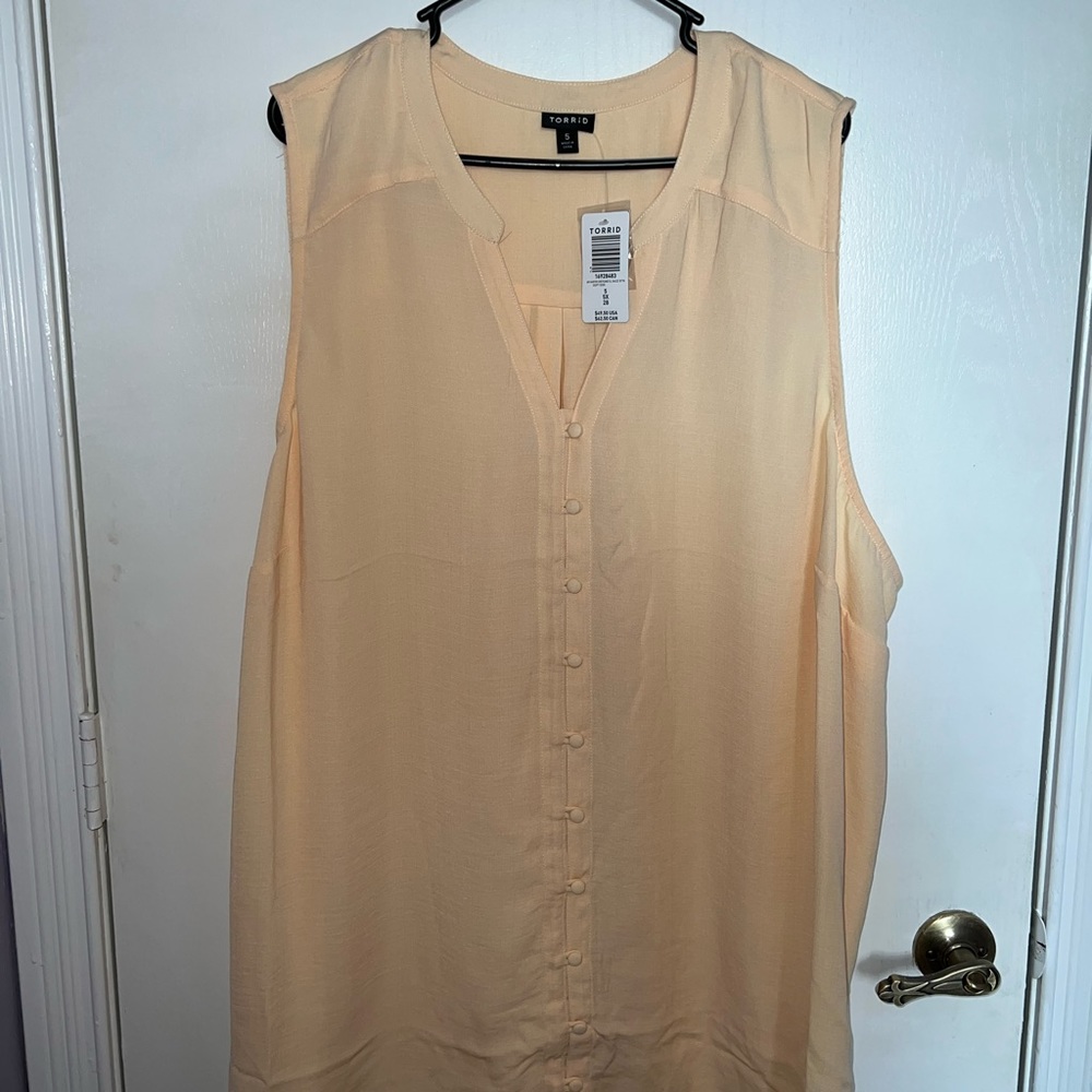 NWT sleeveless torrid top size 5